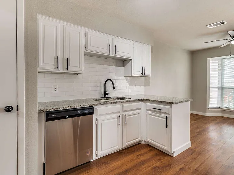 614 Brian Dr — Photo 11