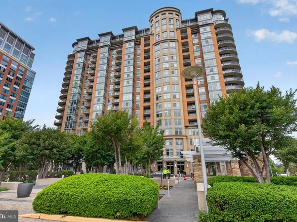 8220 Crestwood Heights Dr APT 719, Mc Lean, VA 22102