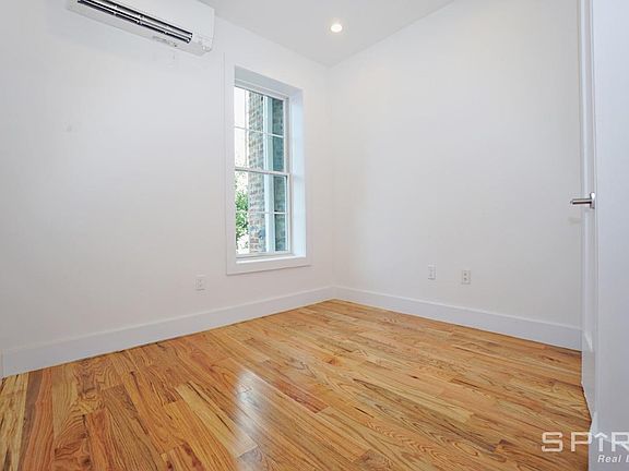 5th image of 43 Vernon Ave APT 4
