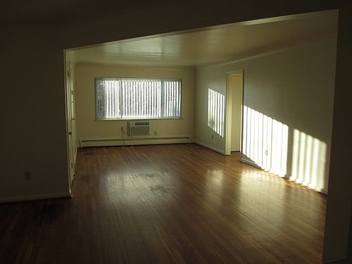 5th image of 1668 Crest Hill Ave