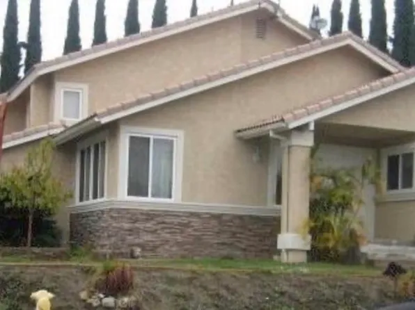 42 Rainbow Ridge Rd, Pomona, CA 91766