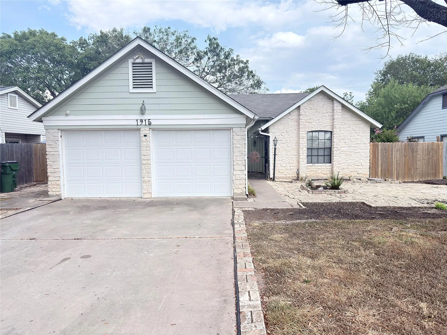 3 bed, 2.0 bath, 1353 sqft, $1,950 — Photo 1