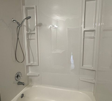 5th image of 425 Irwin St APT 4