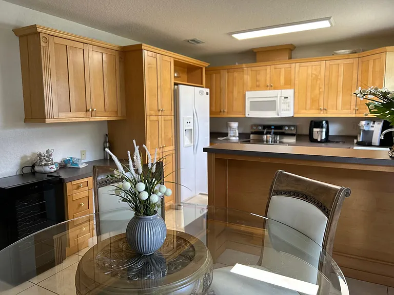 2141 Oak Ter — Photo 44