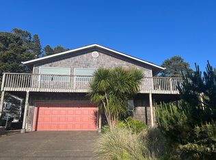 2709 NW Parker Ave, Waldport, OR 97394
