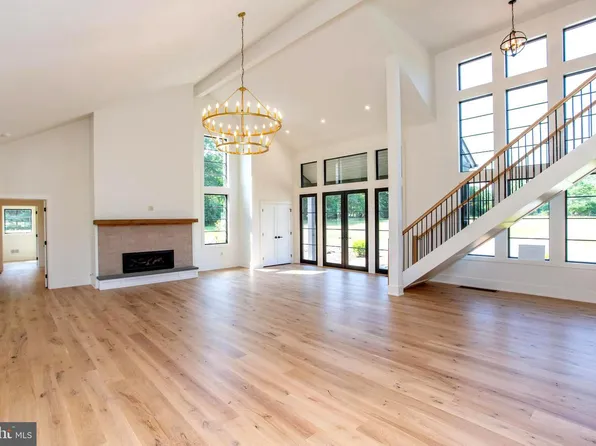 5823 Rodgers Rd, Pipersville, PA 18947