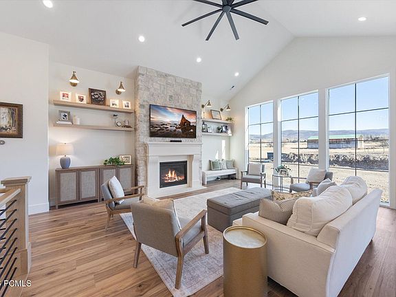 2nd image of 1415 S Red Filly Rd