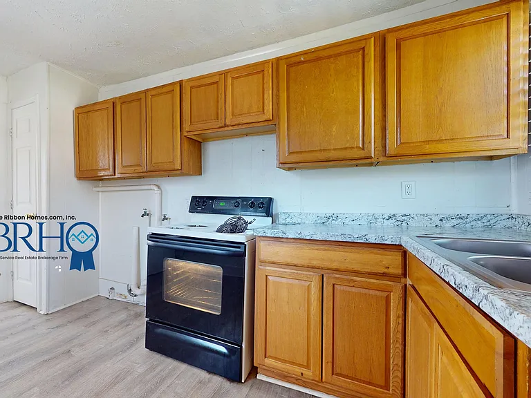 3213 Shields Ave — Photo 11