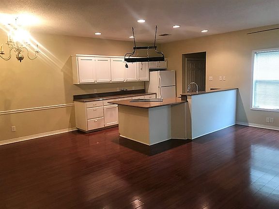 4th image of 1807 Townhouse Dr Unit B