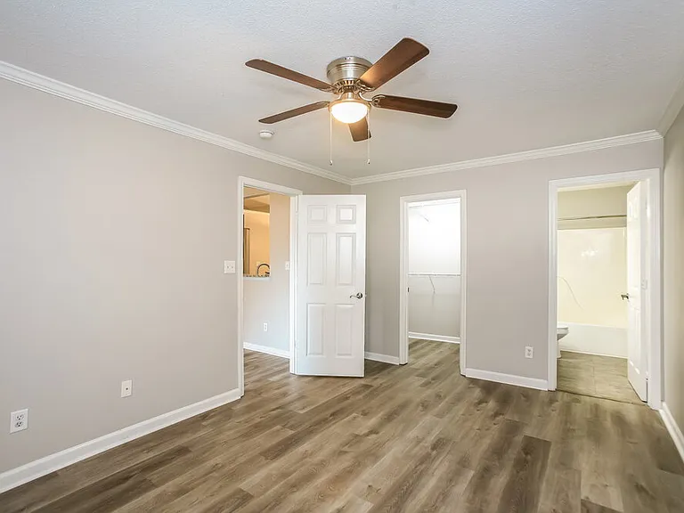 1358 Evergreen Dr — Photo 8
