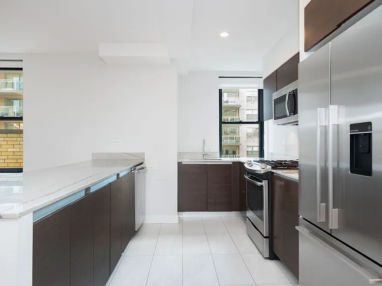 400 E 57th St #17L — Photo 15