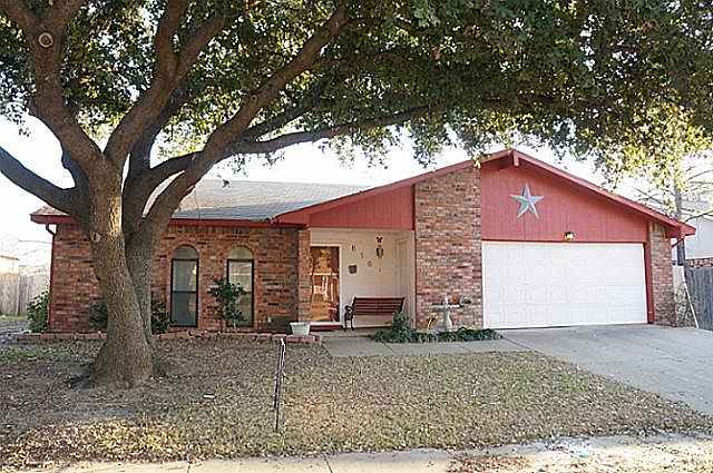 1st image of 816 Forest Glen Dr