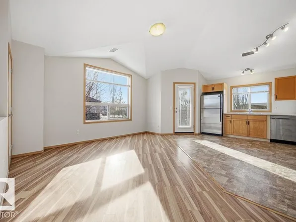 604 62nd St SW #67, Edmonton, AB T6X 0K4