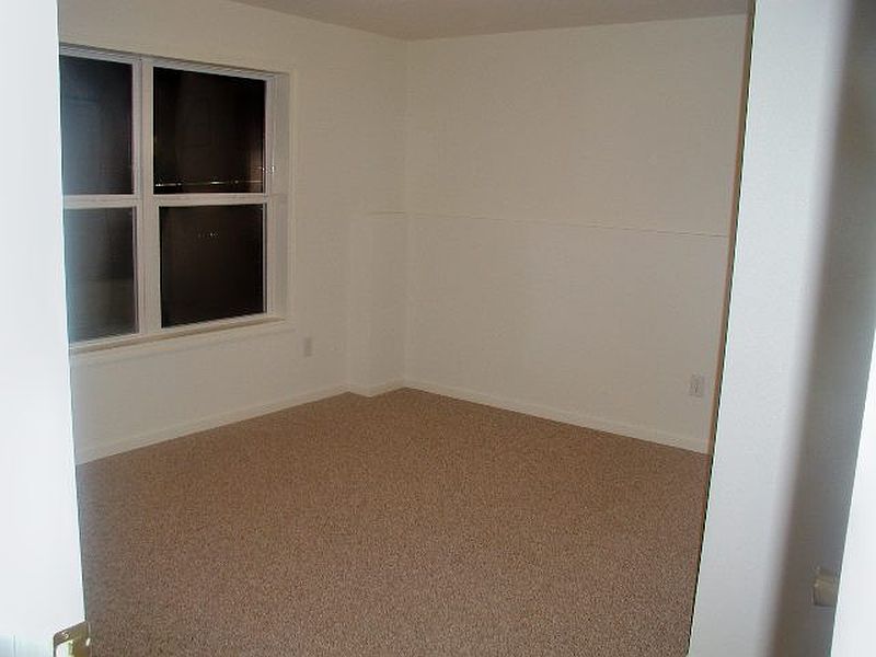 5th image of 2513 CALLAHAN Avenue