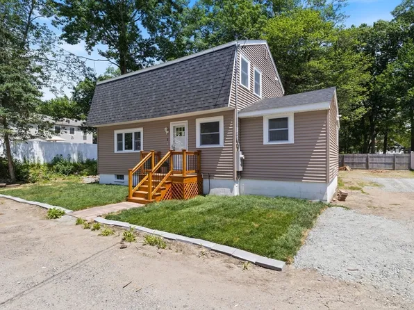 3 Greystone Rd, Merrimac, MA 01860