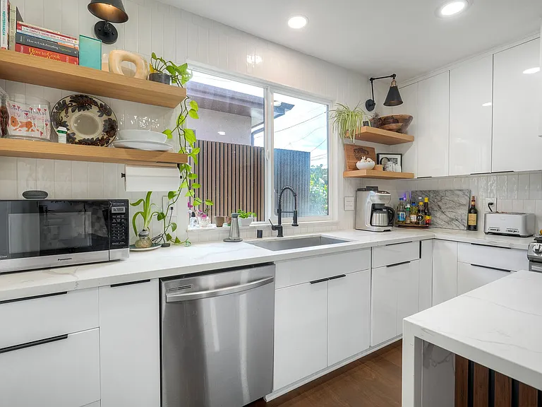 17 W Avenida Cornelio — Photo 9