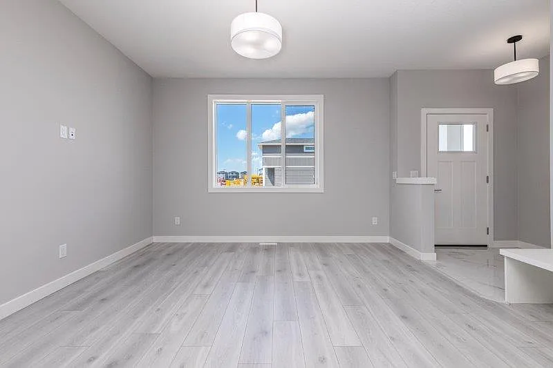 3 bed, 2.5 bath, 1464 sqft, $2,300 — Photo 3