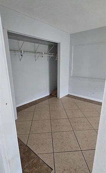 480 Sharon Cir — Photo 9