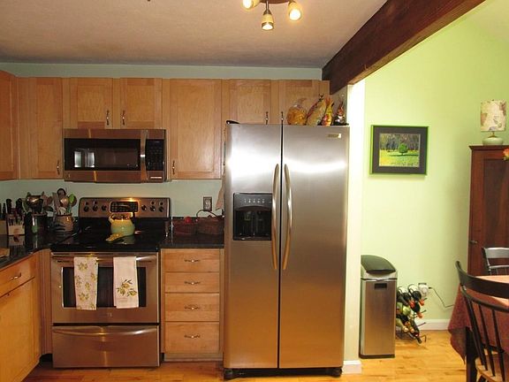 2nd image of 612 Essex Ave APT 10