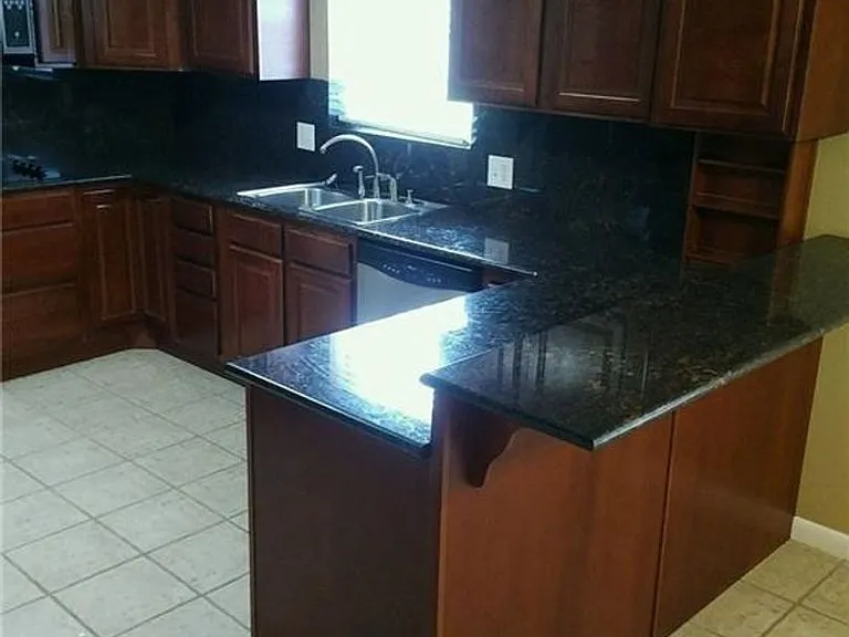 1720 E Zion Rd — Photo 5