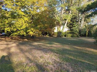 8 Renwick Ave, Huntington, NY 11743