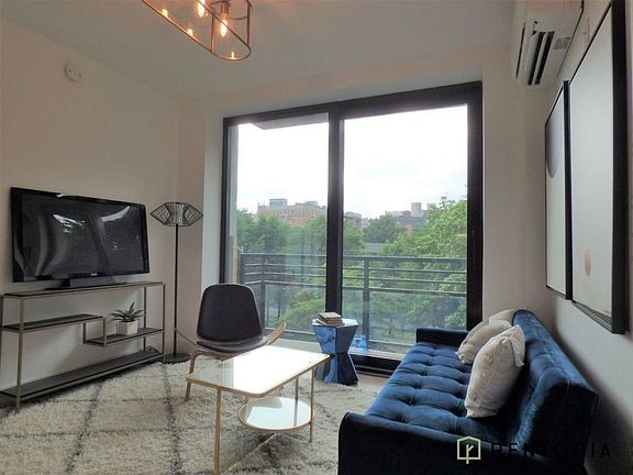 3rd image of 125 Borinquen Pl #448