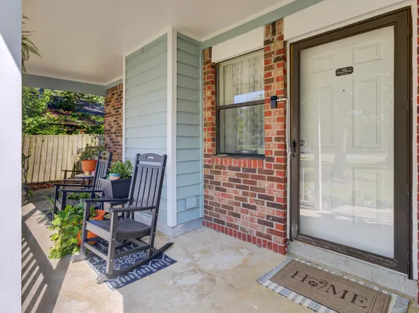 406 Carolina Cir, Ladson, SC 29456