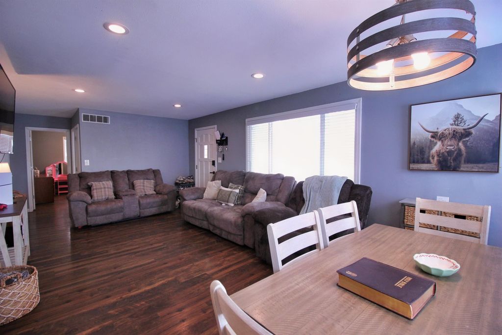 208 E 17th St, Hays, KS - View 5