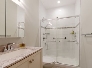 4B Avon Ct #B, Chatham, NJ 07928