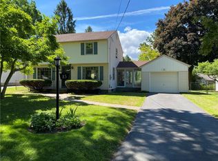 15 Baycrest Dr, Rochester, NY 14622