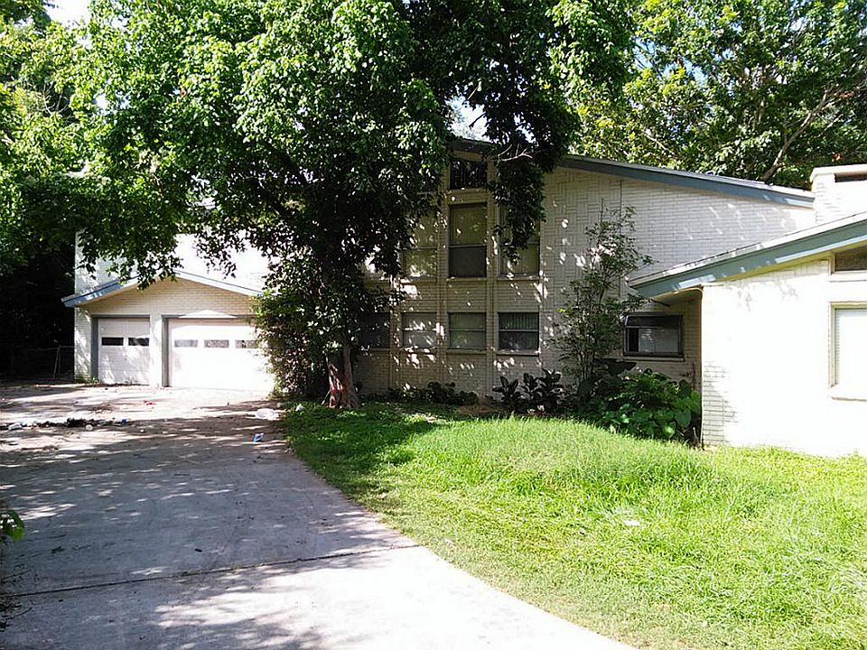 1st image of 410 Oak Dr