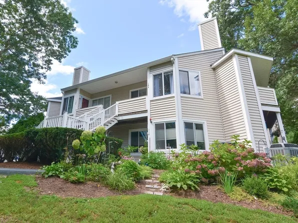 750 Whittenton St APT 124, Taunton, MA 02780