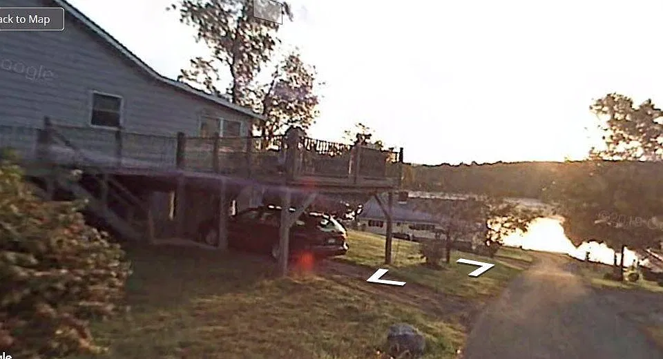 8 Lakeshore Dr