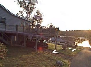 8 Lakeshore Dr, Averill Park, NY 12018