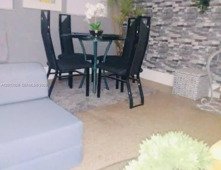 1560 SW 5th St #4 — Photo 3