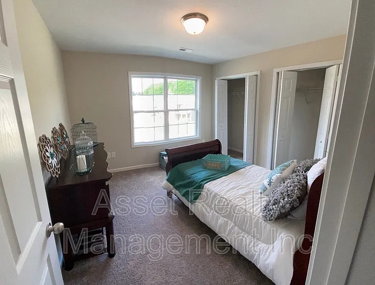 1160 Cloud View Dr — Photo 15