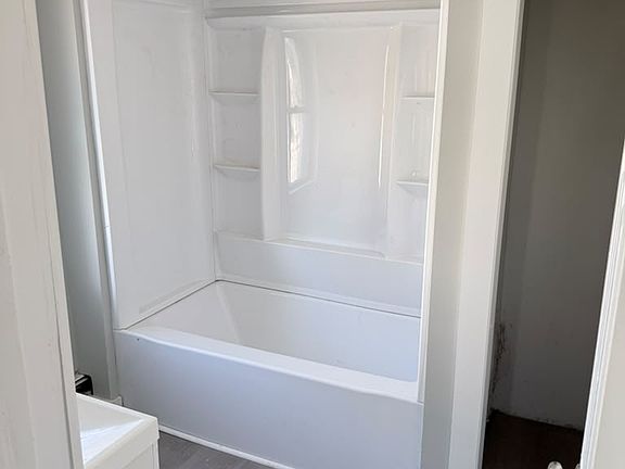 2nd image of 1 Hartford Ave W #2-R