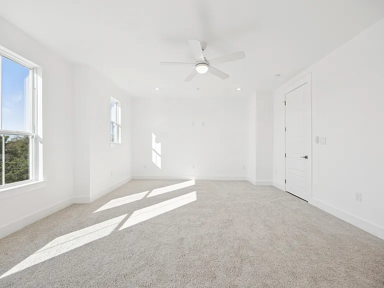 262 Harris St — Photo 8