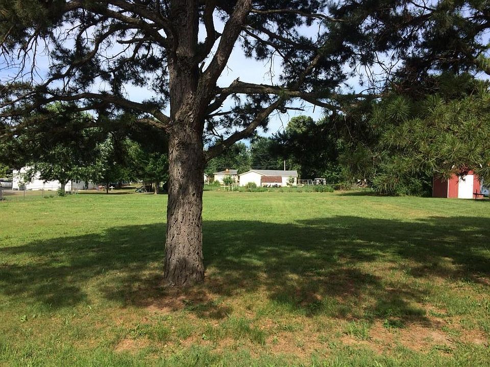2nd image of 703 Gregory Dr