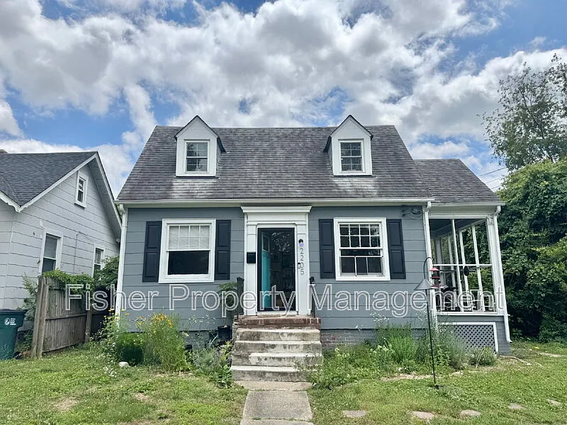 2205 Fenton St
