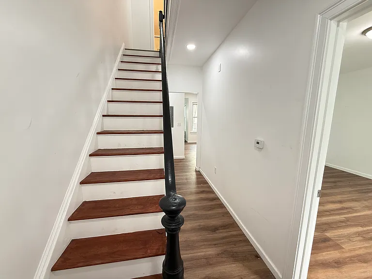 81 Alder St — Photo 4