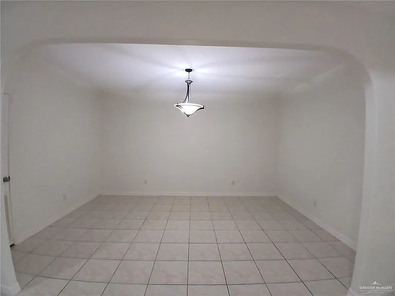 130 San Jacinto St — Photo 5
