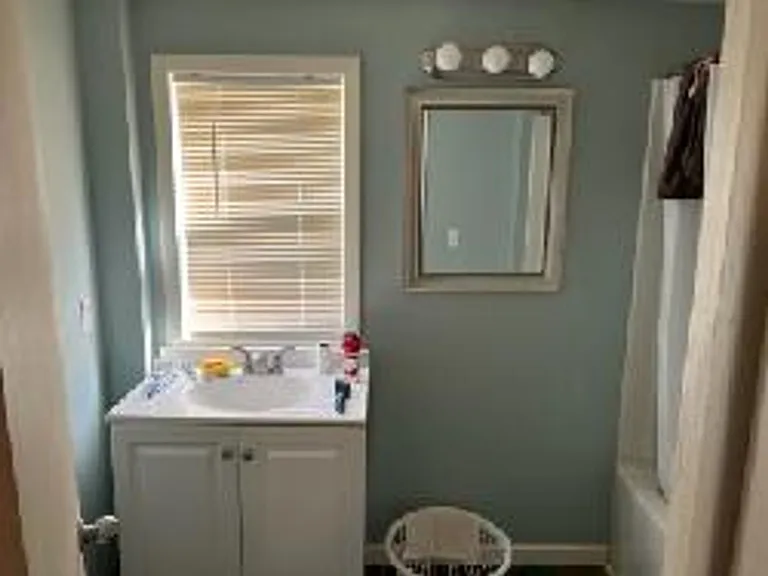 407 N Clinton St — Photo 5