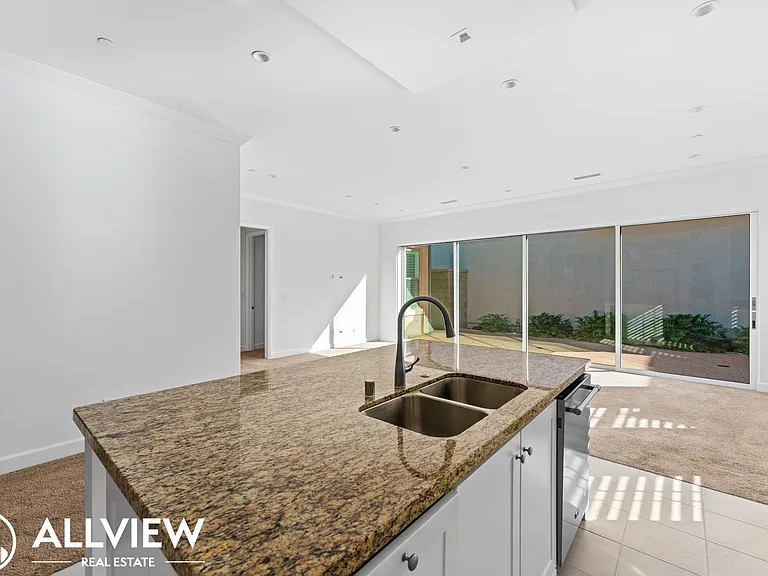 56 Quentin — Photo 11