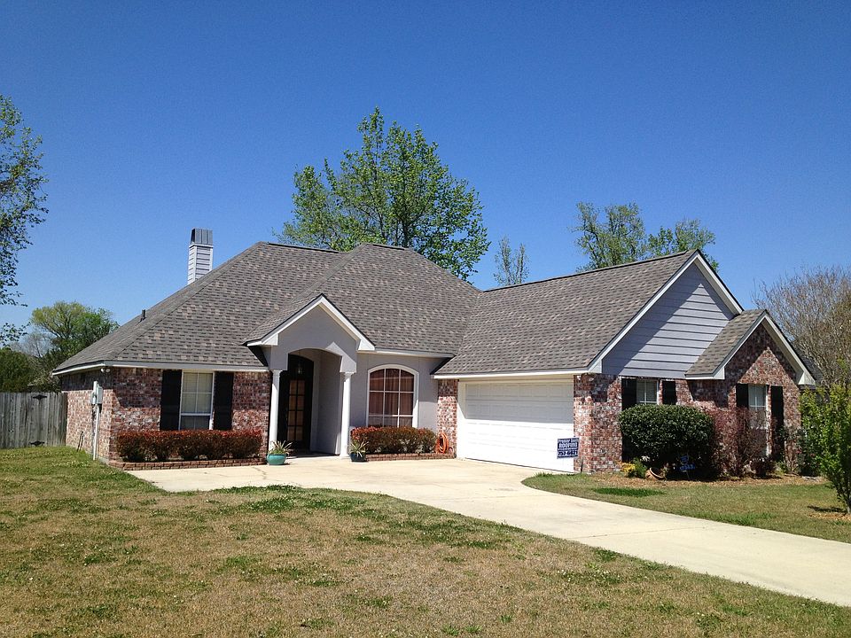 NEW ROOF! Added March 2013!