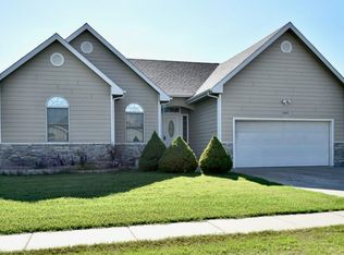 2404 Mitchell Dr, Salina, KS 67401
