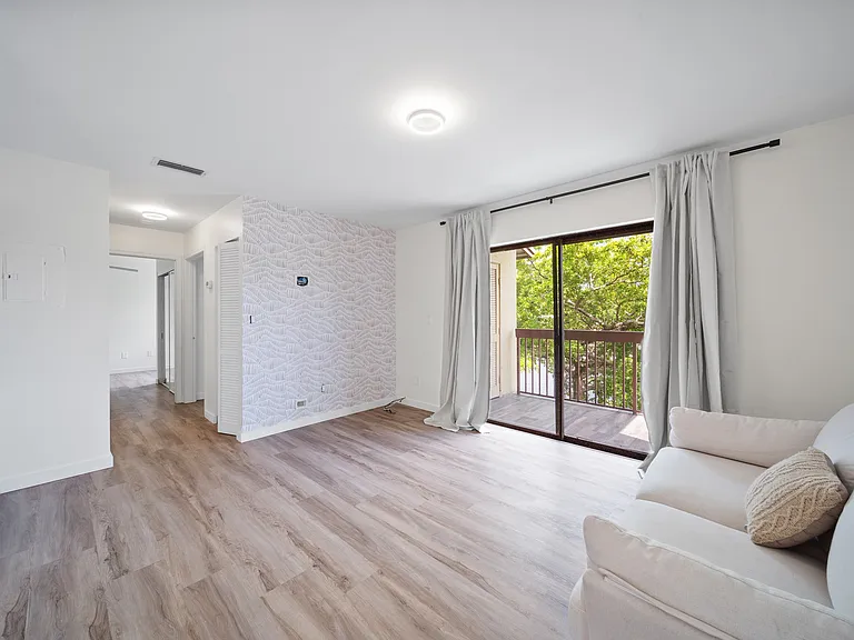 485 NW 210th St #206 — Photo 11