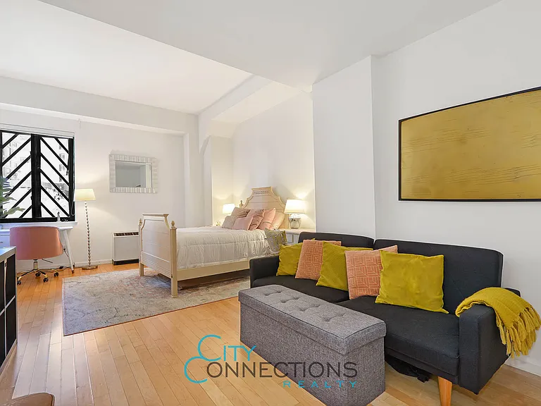20 West St #4B — Photo 2