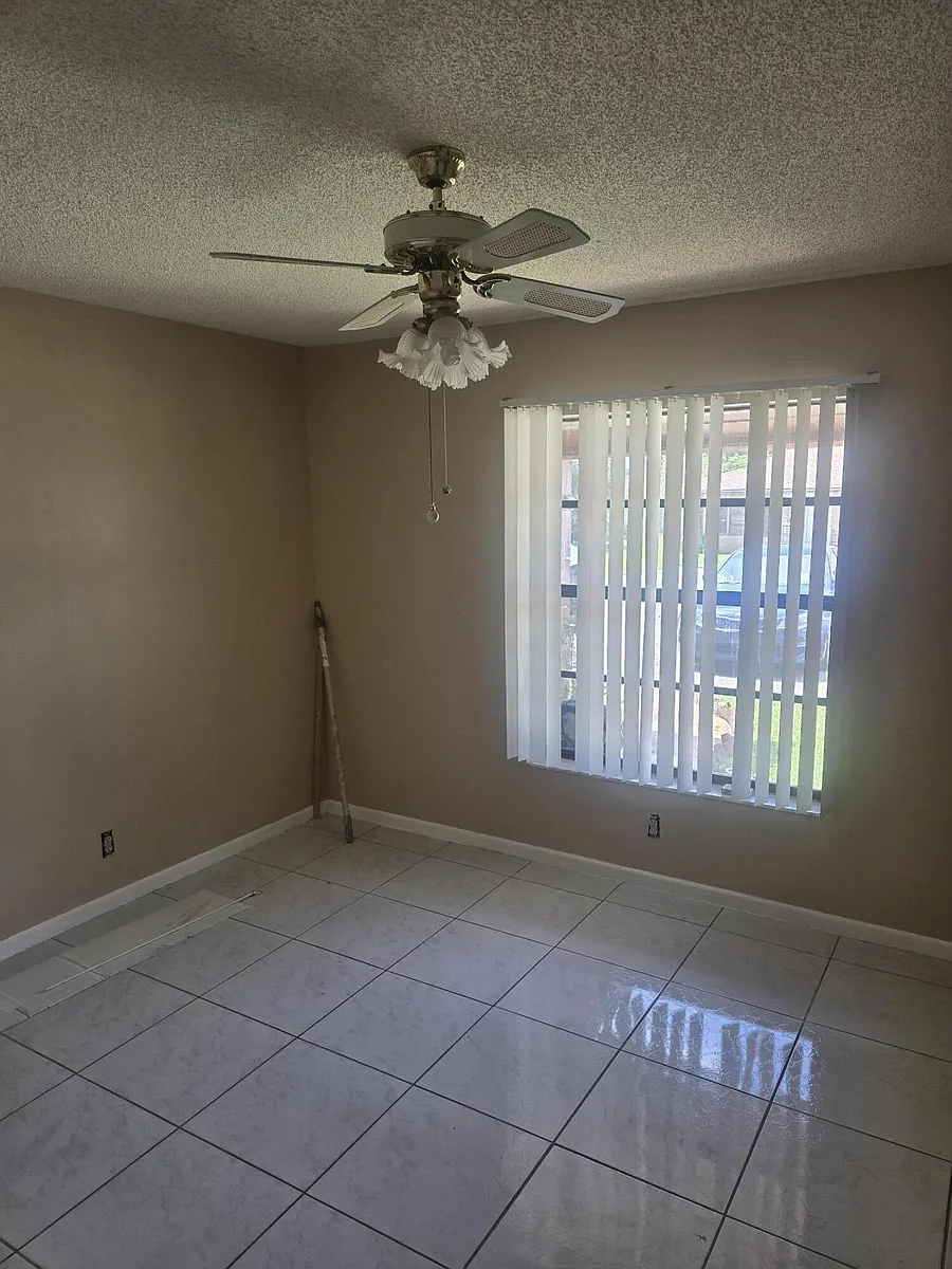 Building Photo - 4290 Royal Banyan Way #B
