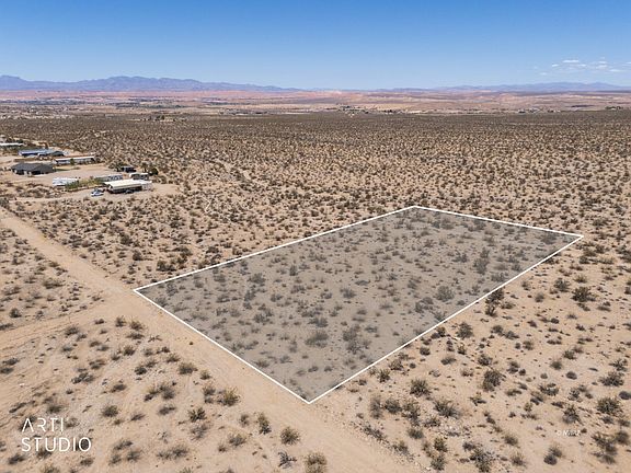2nd image of 3 E Red Horizon Rd